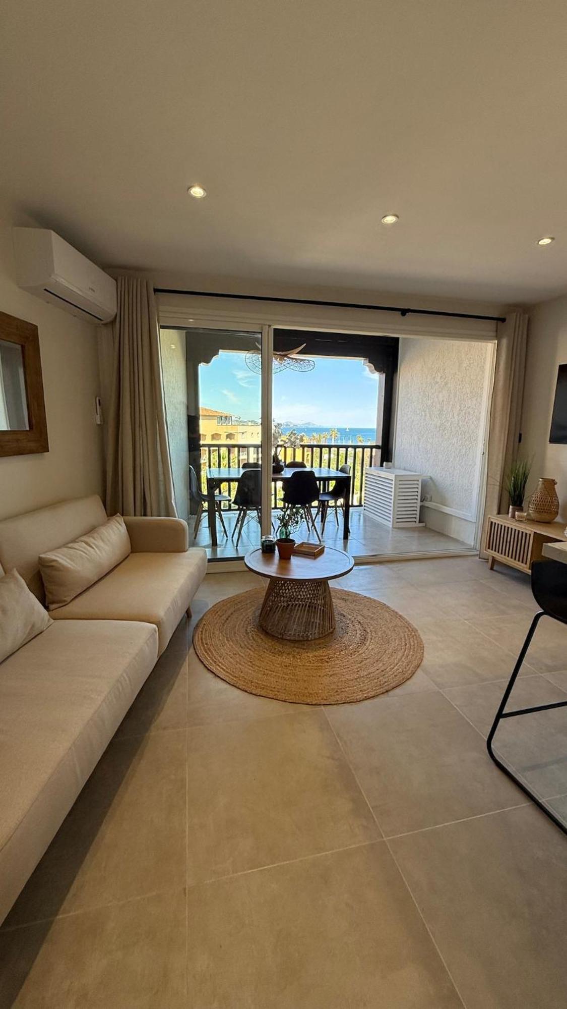 Blue Marine, Vue Mer, 2 Apartment *